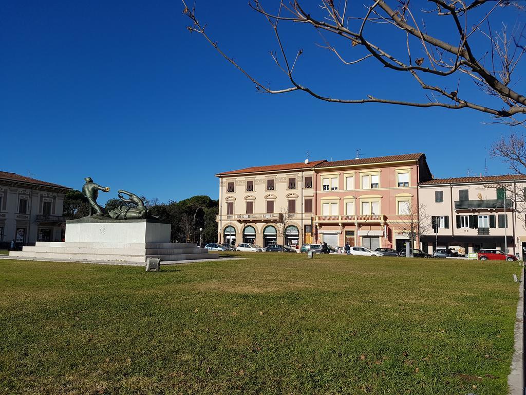 Historical Apartments By Seaside Viareggio Exterior foto