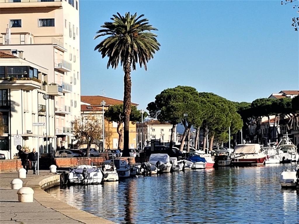 Historical Apartments By Seaside Viareggio Exterior foto